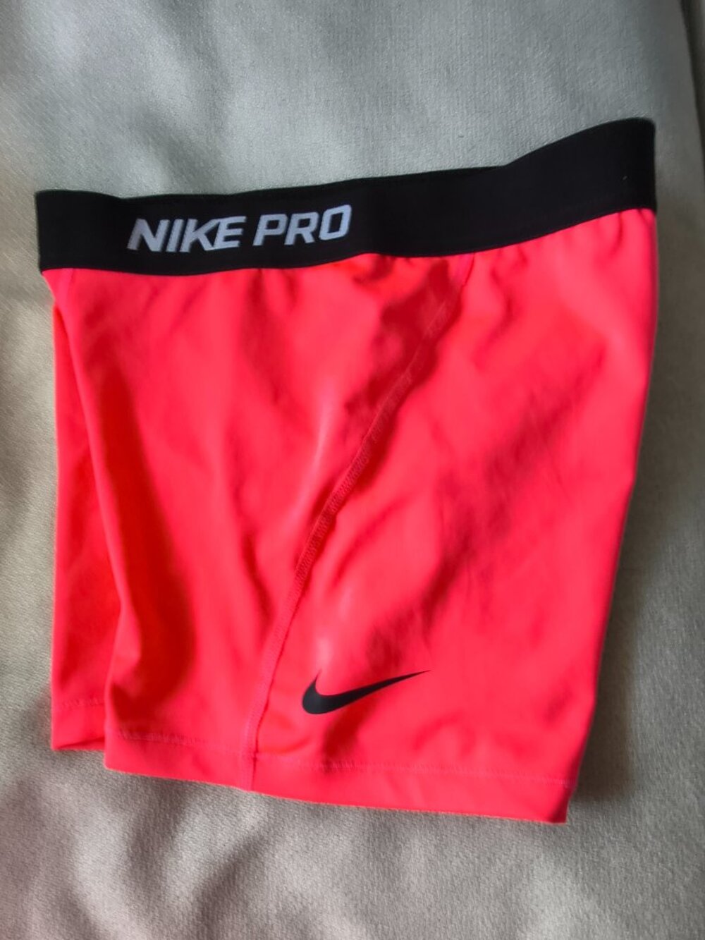 Nike Pro Women’s Dri-FIT Mid-Rise 3" Training Shorts Neon Pink / Fuchsia, Size L